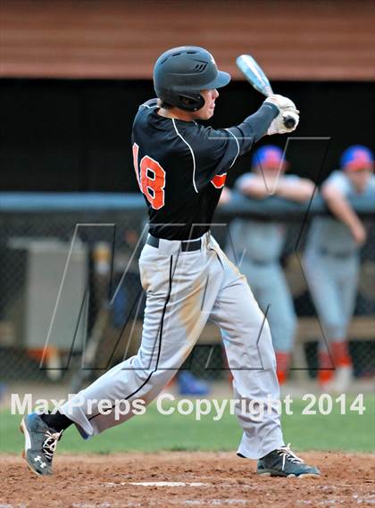 Thumbnail 2 in Orange vs. Glenn photogallery.