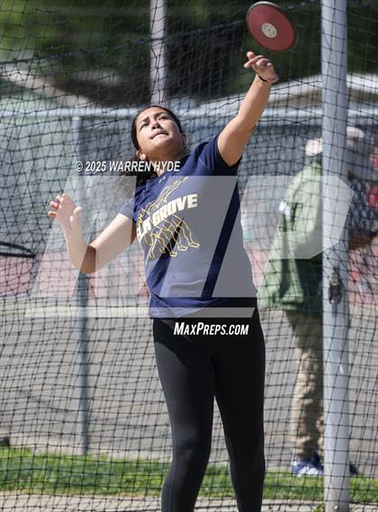 Thumbnail 2 in Herd Roundup @ Elk Grove HS photogallery.