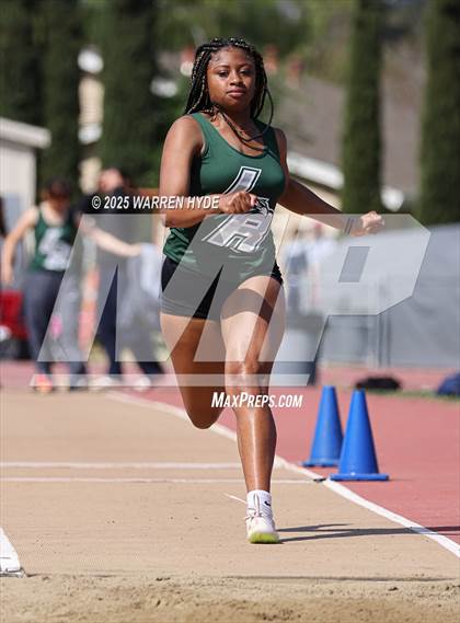 Thumbnail 2 in Herd Roundup @ Elk Grove HS photogallery.