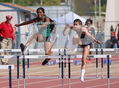 Thumbnail 2 in Herd Roundup @ Elk Grove HS photogallery.