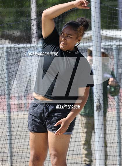 Thumbnail 3 in Herd Roundup @ Elk Grove HS photogallery.