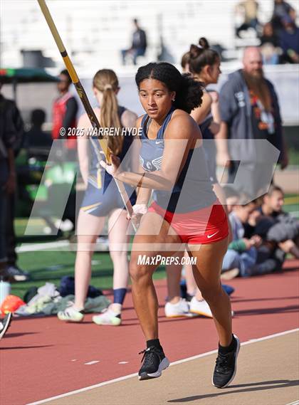 Thumbnail 2 in Herd Roundup @ Elk Grove HS photogallery.