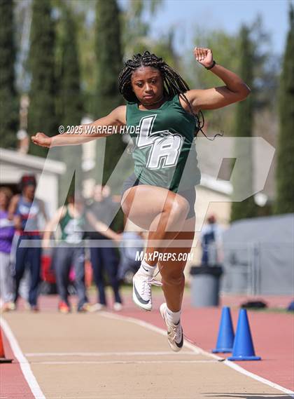 Thumbnail 3 in Herd Roundup @ Elk Grove HS photogallery.