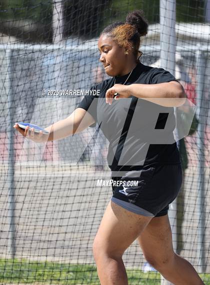 Thumbnail 1 in Herd Roundup @ Elk Grove HS photogallery.
