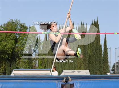 Thumbnail 2 in Herd Roundup @ Elk Grove HS photogallery.