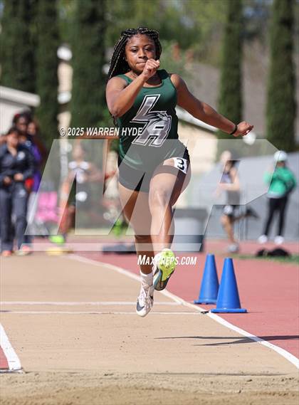 Thumbnail 1 in Herd Roundup @ Elk Grove HS photogallery.