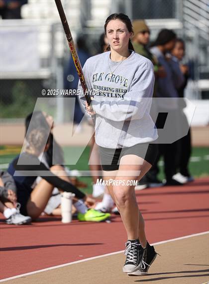 Thumbnail 1 in Herd Roundup @ Elk Grove HS photogallery.