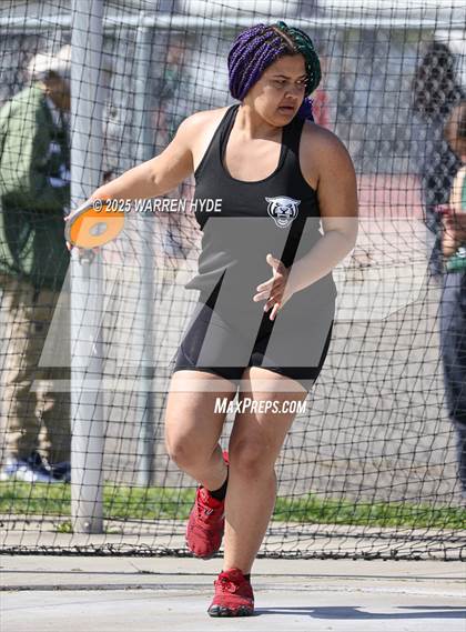 Thumbnail 2 in Herd Roundup @ Elk Grove HS photogallery.