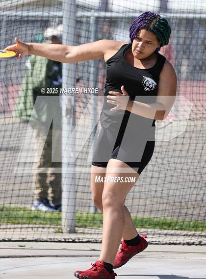 Thumbnail 3 in Herd Roundup @ Elk Grove HS photogallery.