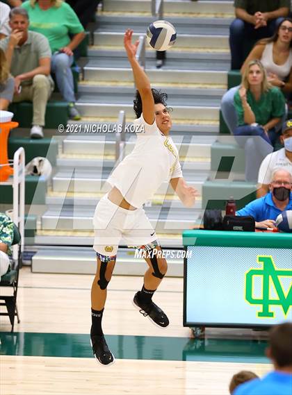 Thumbnail 1 in Loyola vs. Mira Costa (CIF D1 SoCal Regional Final) photogallery.