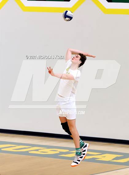 Thumbnail 2 in Loyola vs. Mira Costa (CIF D1 SoCal Regional Final) photogallery.