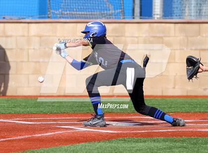 Thumbnail 3 in La Mirada vs. Gahr photogallery.