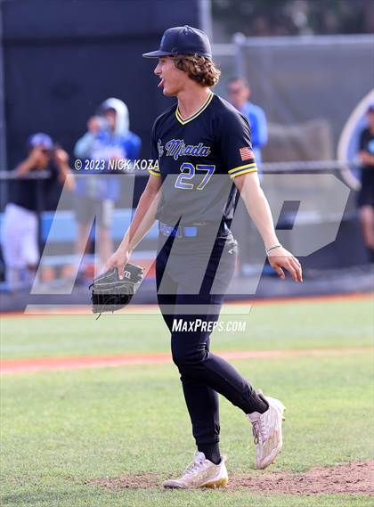 Thumbnail 2 in La Mirada vs. Gahr photogallery.