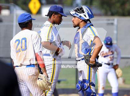 Thumbnail 2 in La Mirada vs. Gahr photogallery.