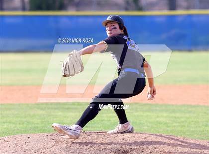 Thumbnail 3 in La Mirada vs. Gahr photogallery.