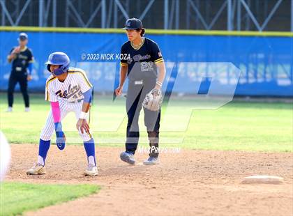 Thumbnail 1 in La Mirada vs. Gahr photogallery.