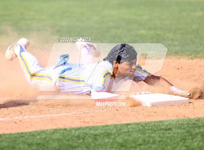 Thumbnail 2 in La Mirada vs. Gahr photogallery.