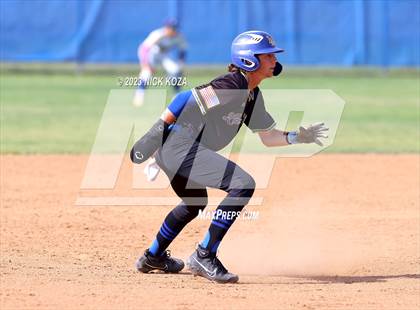 Thumbnail 1 in La Mirada vs. Gahr photogallery.
