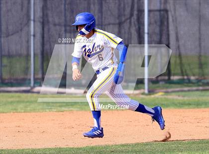 Thumbnail 3 in La Mirada vs. Gahr photogallery.