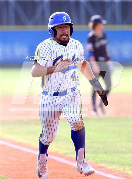 Thumbnail 2 in La Mirada vs. Gahr photogallery.