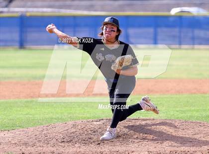 Thumbnail 3 in La Mirada vs. Gahr photogallery.