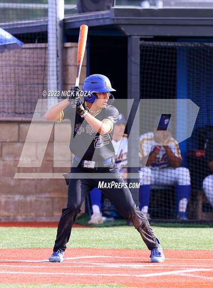 Thumbnail 1 in La Mirada vs. Gahr photogallery.
