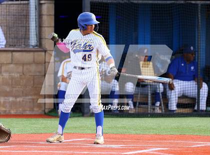 Thumbnail 1 in La Mirada vs. Gahr photogallery.