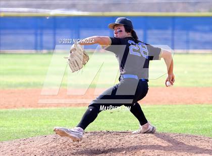 Thumbnail 1 in La Mirada vs. Gahr photogallery.