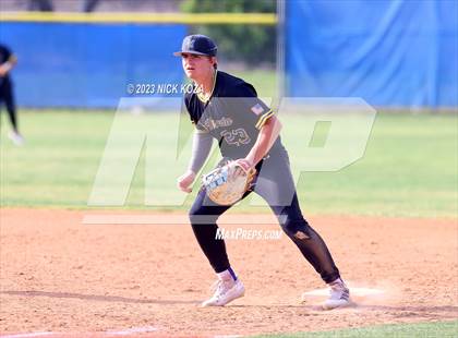 Thumbnail 1 in La Mirada vs. Gahr photogallery.