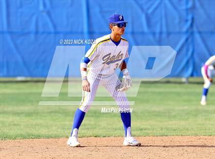 Thumbnail 1 in La Mirada vs. Gahr photogallery.