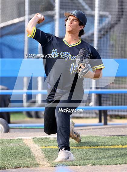 Thumbnail 2 in La Mirada vs. Gahr photogallery.