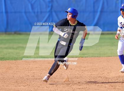 Thumbnail 2 in La Mirada vs. Gahr photogallery.
