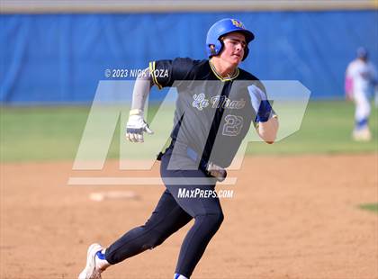 Thumbnail 1 in La Mirada vs. Gahr photogallery.