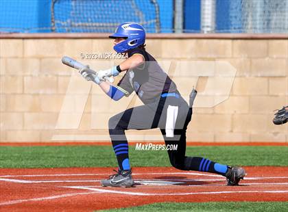 Thumbnail 1 in La Mirada vs. Gahr photogallery.