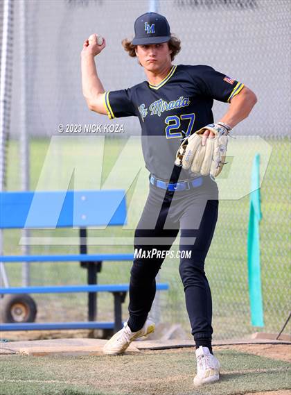 Thumbnail 1 in La Mirada vs. Gahr photogallery.