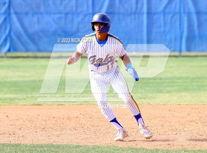 Thumbnail 3 in La Mirada vs. Gahr photogallery.