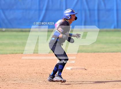 Thumbnail 2 in La Mirada vs. Gahr photogallery.