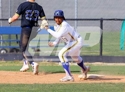 Thumbnail 1 in La Mirada vs. Gahr photogallery.