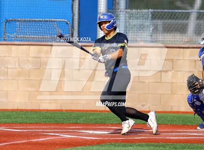 Thumbnail 2 in La Mirada vs. Gahr photogallery.