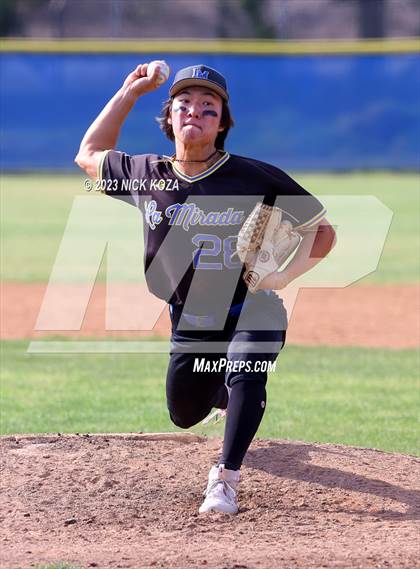 Thumbnail 1 in La Mirada vs. Gahr photogallery.
