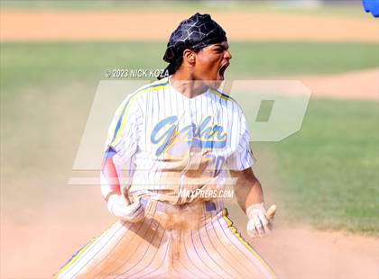 Thumbnail 2 in La Mirada vs. Gahr photogallery.