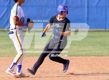 Thumbnail 1 in La Mirada vs. Gahr photogallery.