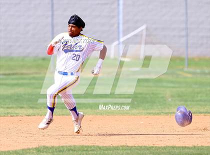 Thumbnail 3 in La Mirada vs. Gahr photogallery.