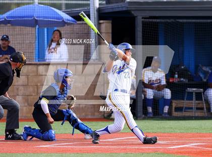 Thumbnail 1 in La Mirada vs. Gahr photogallery.