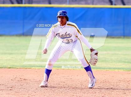 Thumbnail 3 in La Mirada vs. Gahr photogallery.