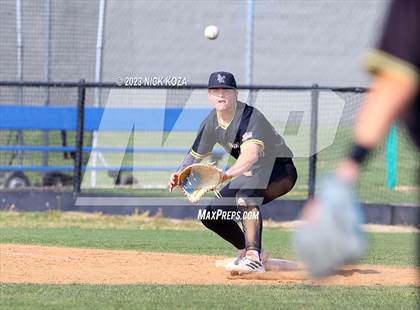 Thumbnail 1 in La Mirada vs. Gahr photogallery.