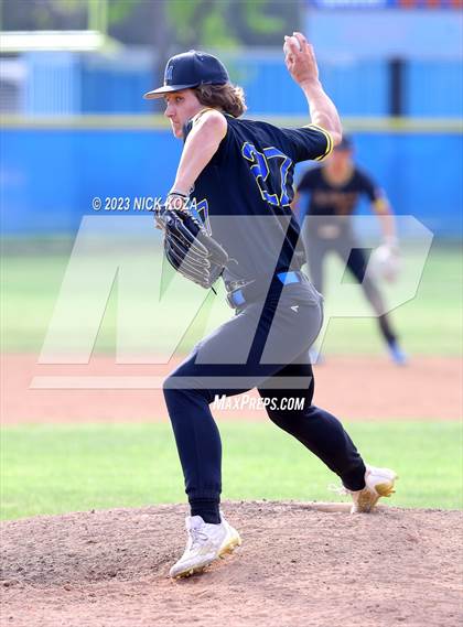 Thumbnail 2 in La Mirada vs. Gahr photogallery.