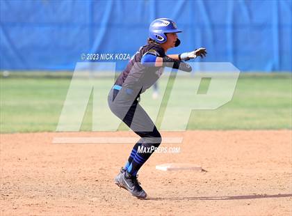 Thumbnail 3 in La Mirada vs. Gahr photogallery.