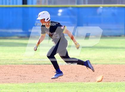 Thumbnail 1 in La Mirada vs. Gahr photogallery.