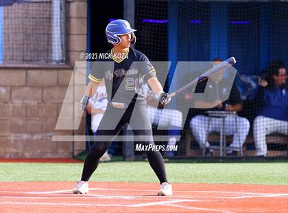 Thumbnail 1 in La Mirada vs. Gahr photogallery.